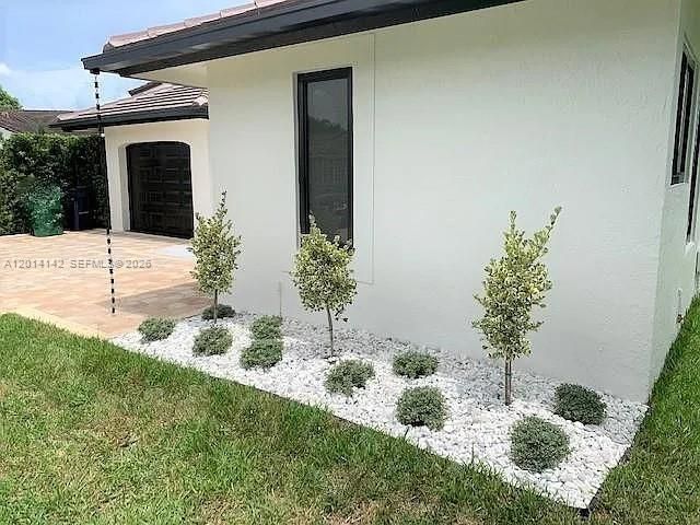 For Rent: $4,900 (3 beds, 2 baths, 1732 Square Feet)