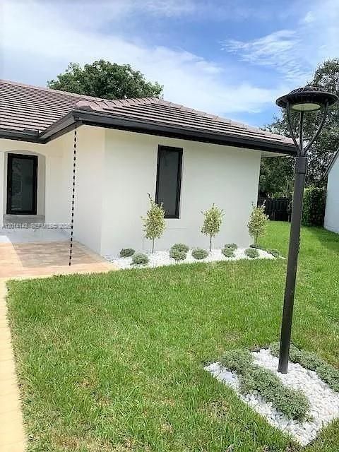 For Rent: $4,900 (3 beds, 2 baths, 1732 Square Feet)