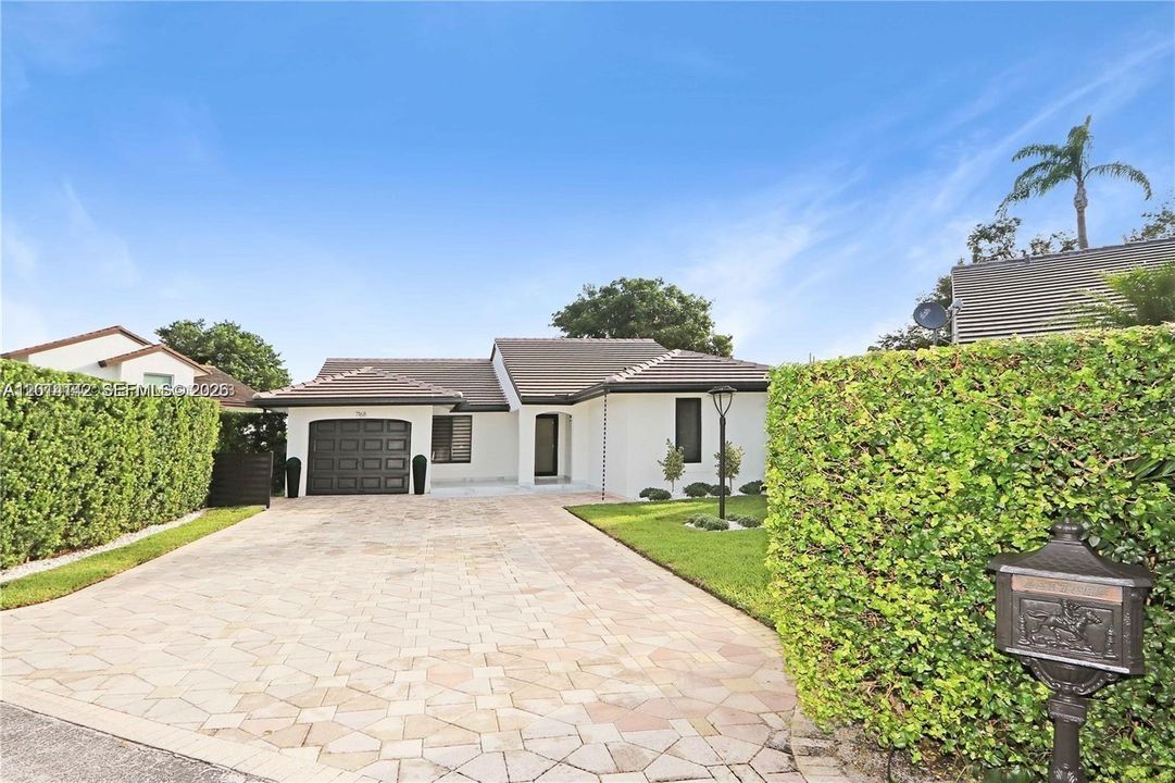 For Rent: $4,900 (3 beds, 2 baths, 1732 Square Feet)