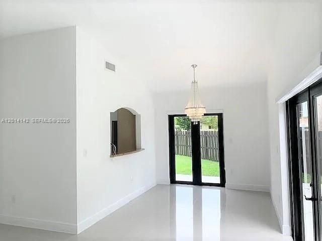For Rent: $4,900 (3 beds, 2 baths, 1732 Square Feet)