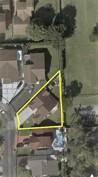 For Rent: $4,900 (3 beds, 2 baths, 1732 Square Feet)