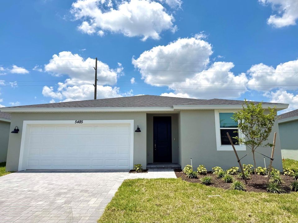 5485 Hampton Park Cir