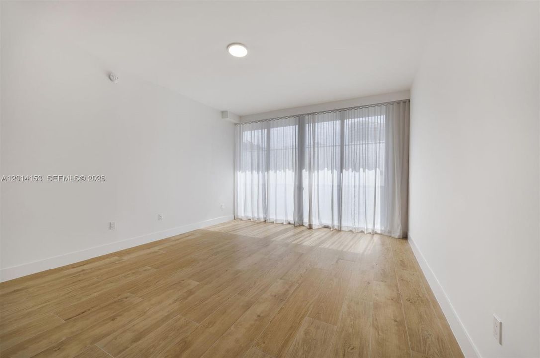 Activo con contrato: $13,000 (3 camas, 2 baños, 1575 Pies cuadrados)