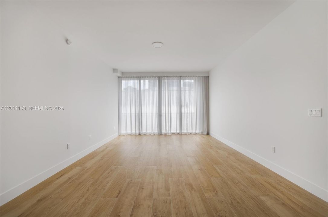 Activo con contrato: $13,000 (3 camas, 2 baños, 1575 Pies cuadrados)