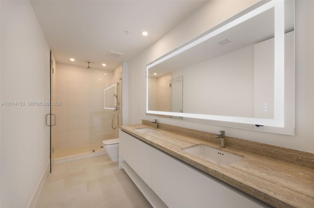 Activo con contrato: $13,000 (3 camas, 2 baños, 1575 Pies cuadrados)