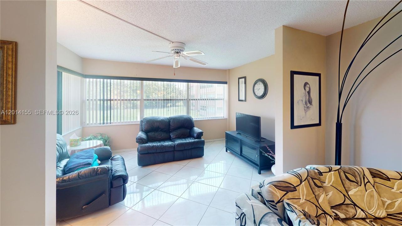 Active With Contract: $125,000 (2 beds, 2 baths, 1250 Square Feet)