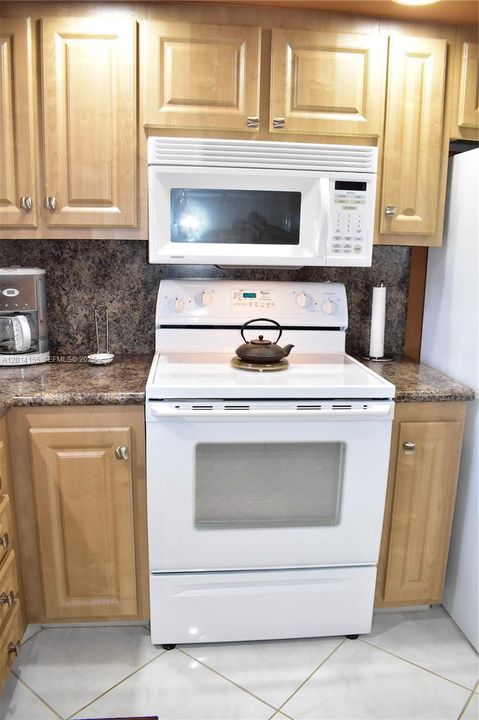 Active With Contract: $125,000 (2 beds, 2 baths, 1250 Square Feet)