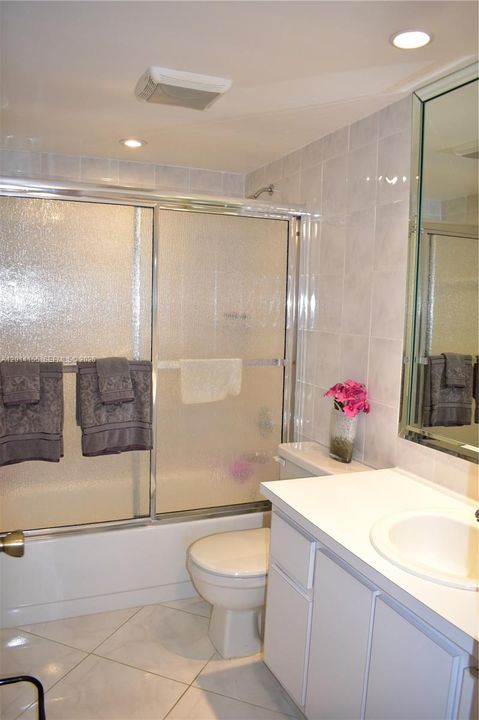 Active With Contract: $125,000 (2 beds, 2 baths, 1250 Square Feet)