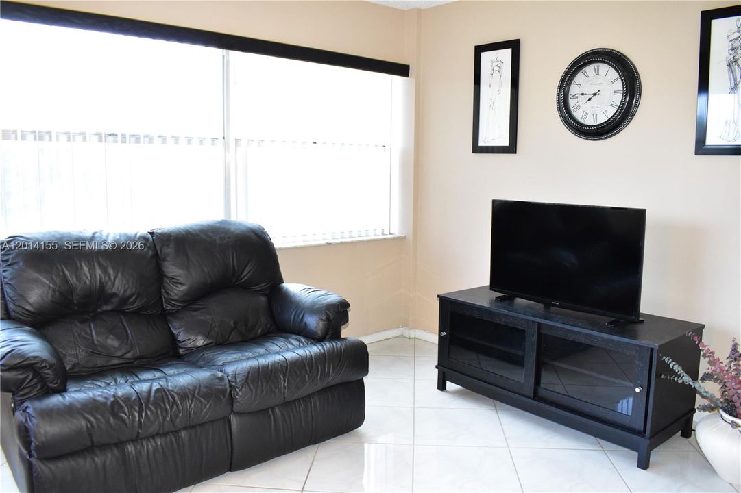 Active With Contract: $125,000 (2 beds, 2 baths, 1250 Square Feet)