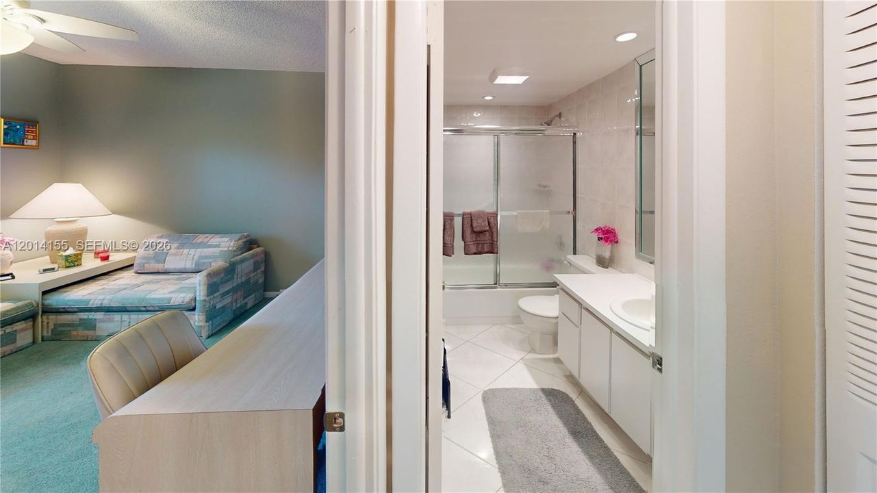 Active With Contract: $125,000 (2 beds, 2 baths, 1250 Square Feet)