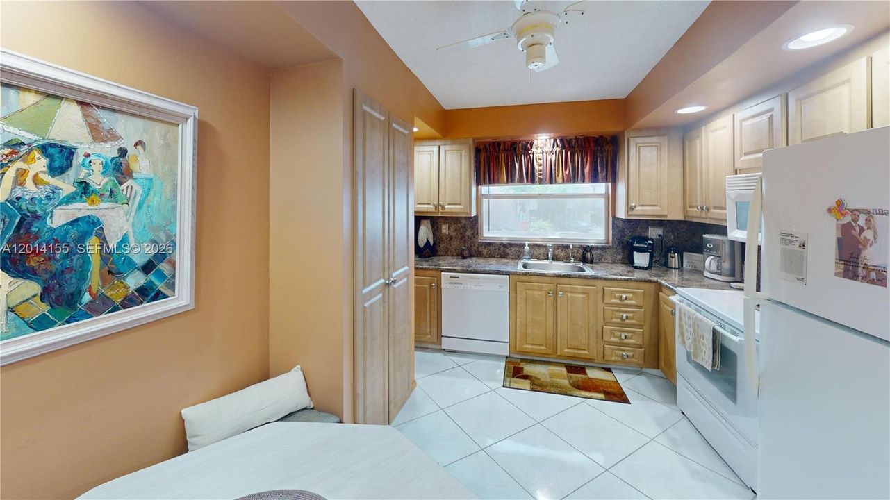 Active With Contract: $125,000 (2 beds, 2 baths, 1250 Square Feet)