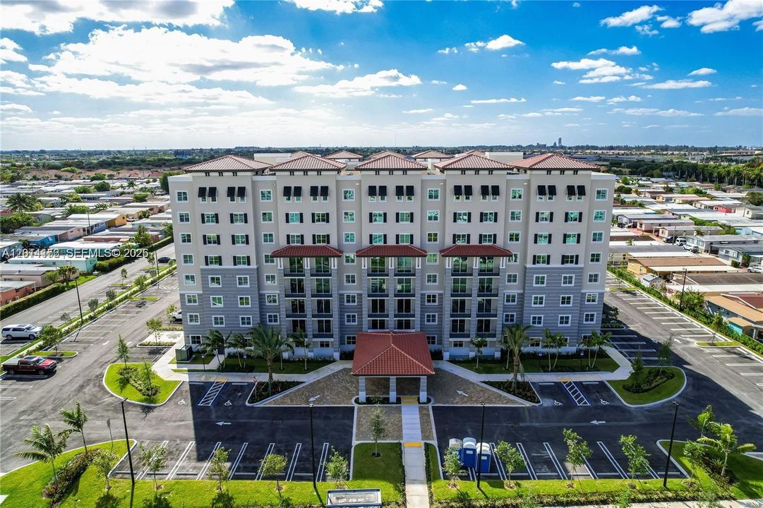 В аренду: $1,850 (1 спален, 1 ванн, 246114 Квадратных фут)