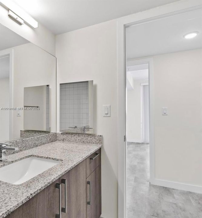 В аренду: $1,850 (1 спален, 1 ванн, 246114 Квадратных фут)