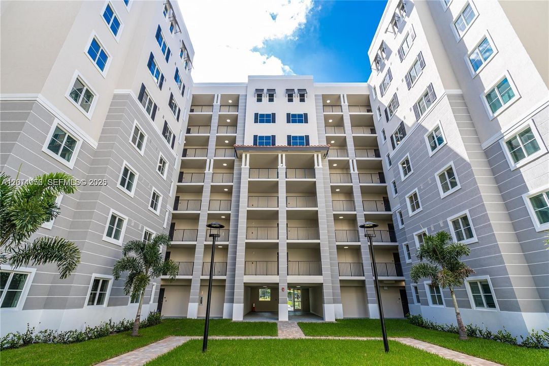 В аренду: $1,850 (1 спален, 1 ванн, 246114 Квадратных фут)