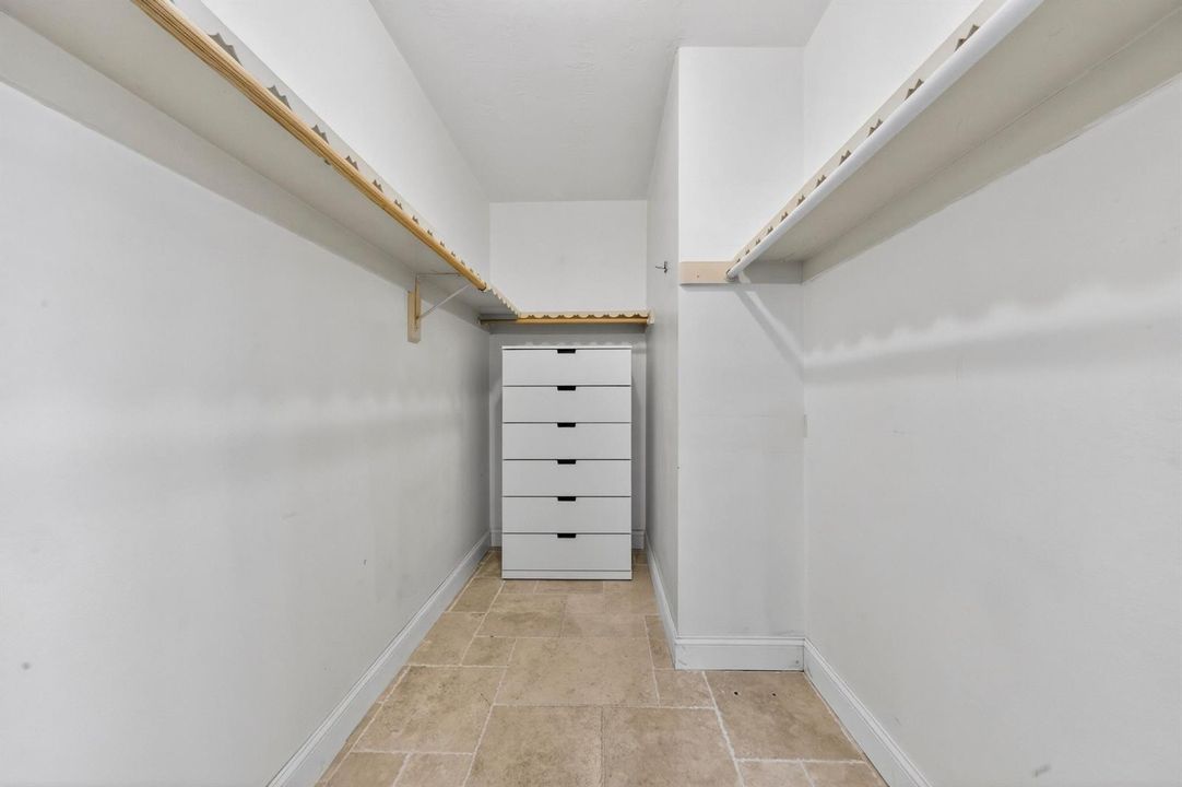 031-053-Closet-4000x2664