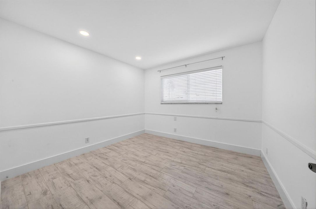 013-038-Bedroom-4000x2658