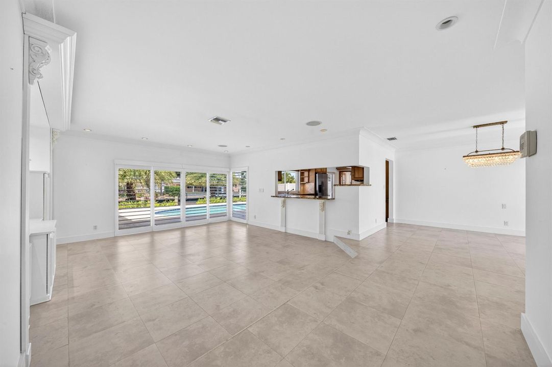 018-045-LivingDining Room-4000x2666