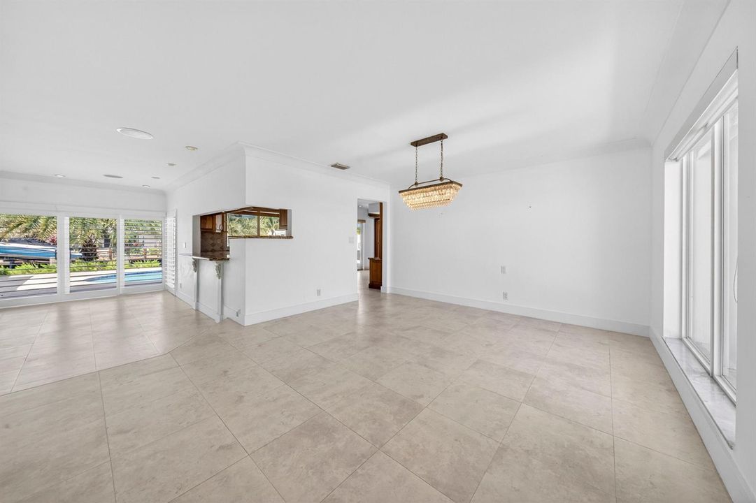 021-049-Dining Room-4000x2666