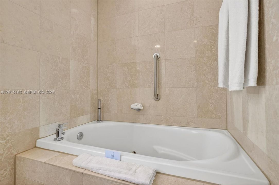 На продажу: $245,000 (1 спален, 1 ванн, 533 Квадратных фут)