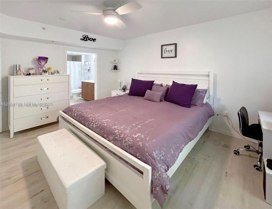 For Rent: $2,300 (2 beds, 2 baths, 1058 Square Feet)