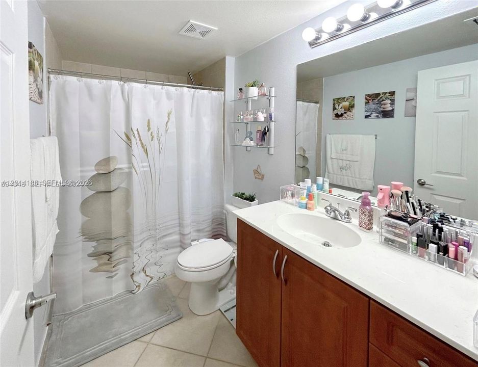 For Rent: $2,300 (2 beds, 2 baths, 1058 Square Feet)