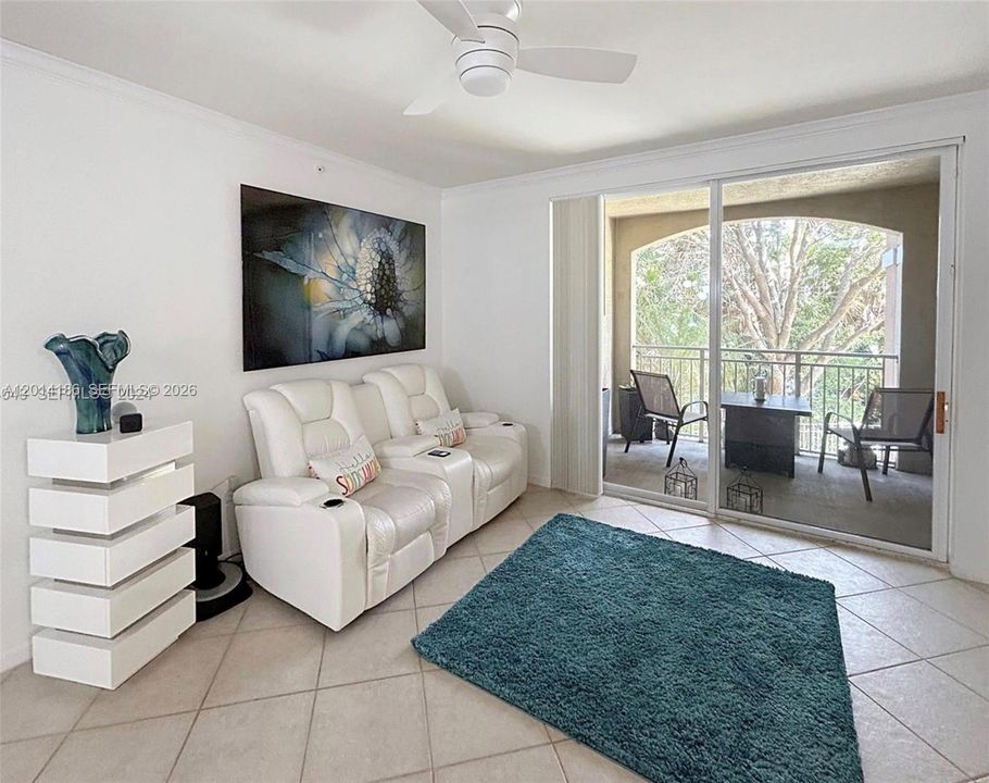 For Rent: $2,300 (2 beds, 2 baths, 1058 Square Feet)