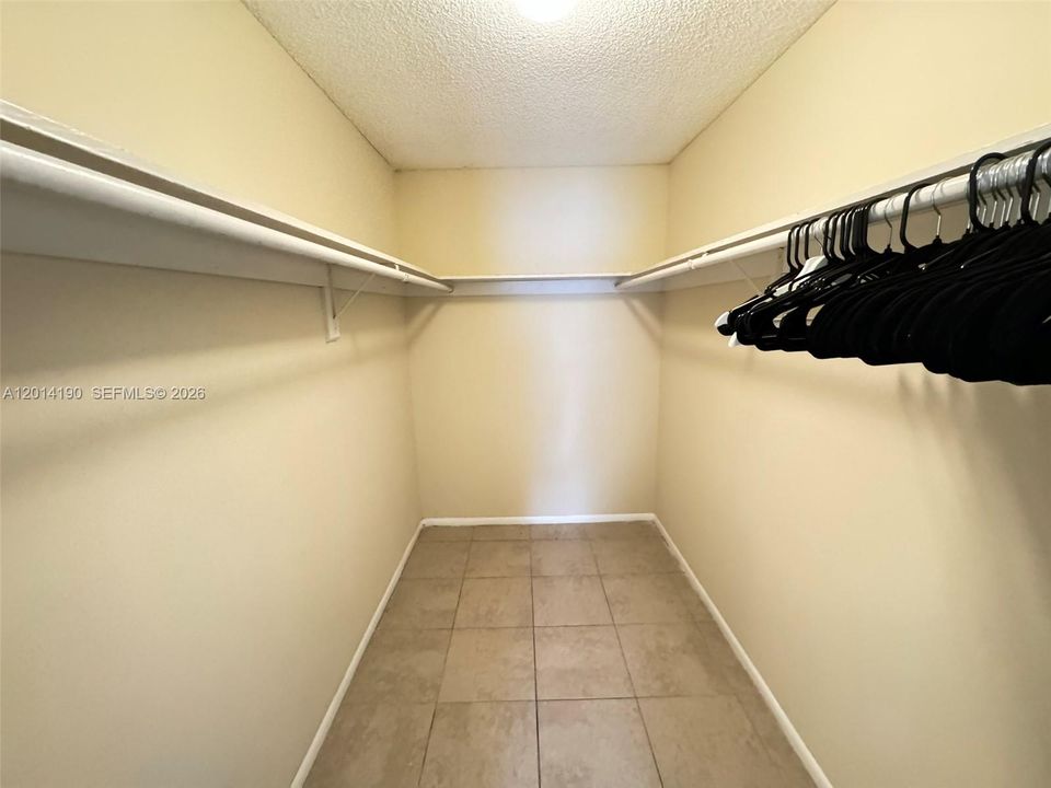 En Renta: $1,875 (2 camas, 2 baños, 925 Pies cuadrados)