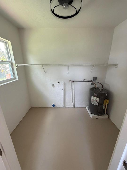 Closet washer dryer