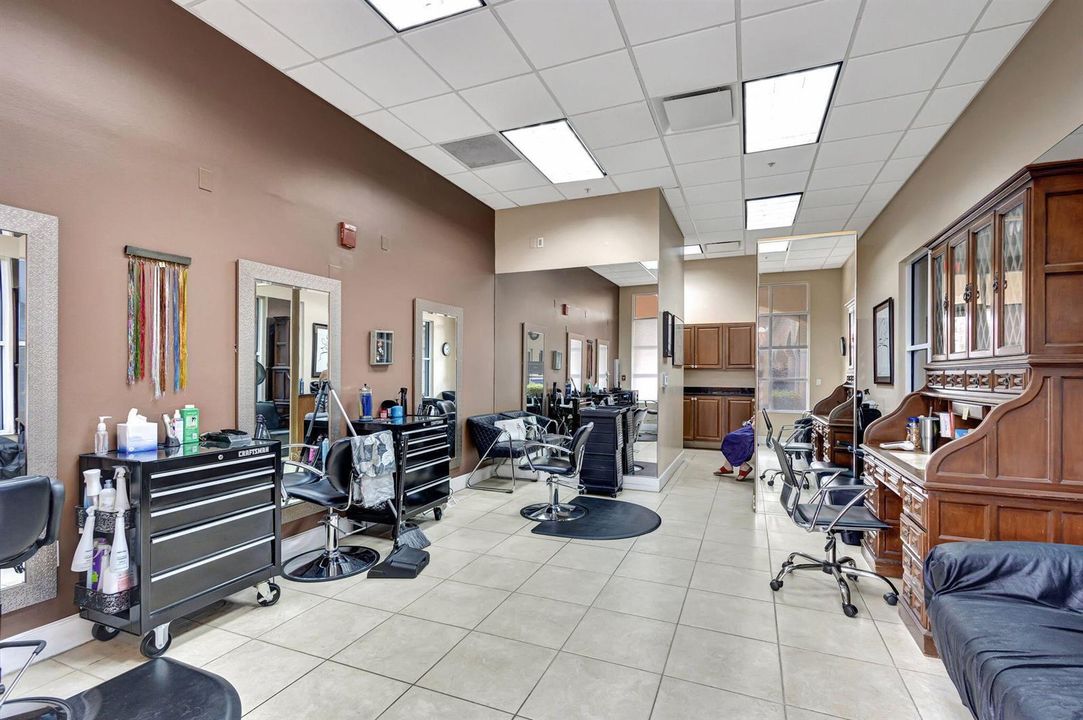 76-web-or-mls-VillageWalk_16