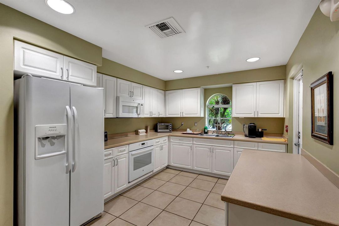 83-web-or-mls-VillageWalk_51