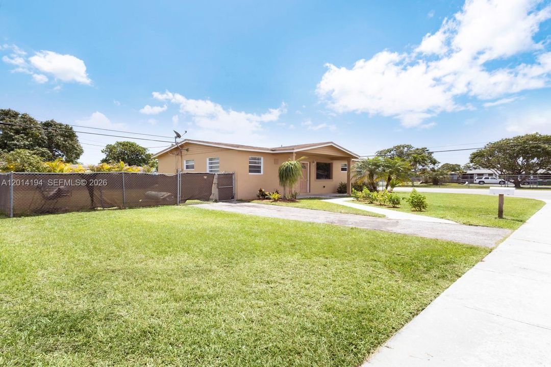 En Venta: $499,000 (3 camas, 2 baños, 1075 Pies cuadrados)
