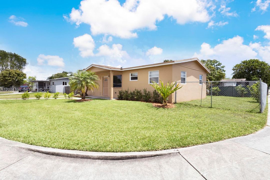 En Venta: $499,000 (3 camas, 2 baños, 1075 Pies cuadrados)
