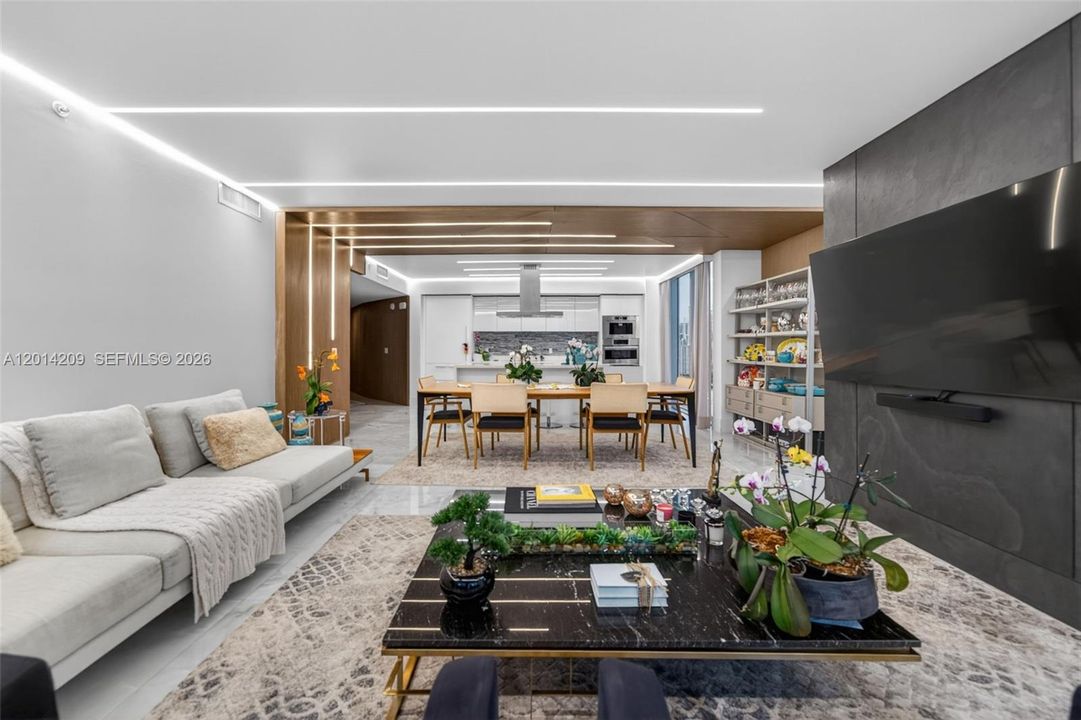 For Sale: $1,889,000 (3 beds, 3 baths, 1892 Square Feet)