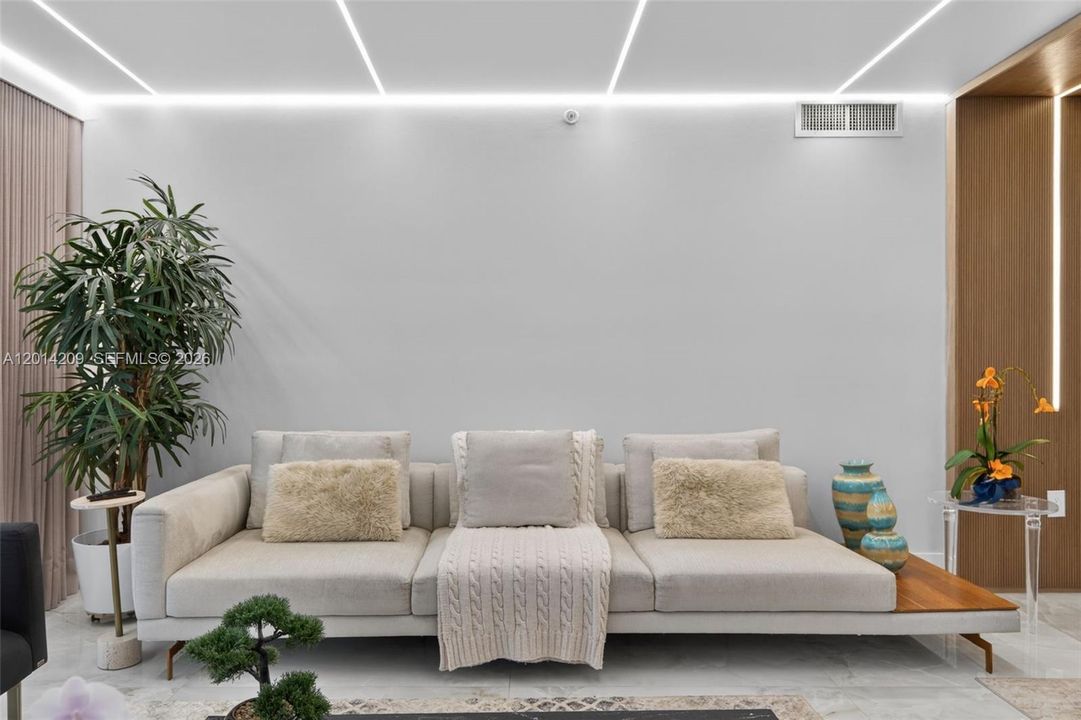 For Sale: $1,889,000 (3 beds, 3 baths, 1892 Square Feet)