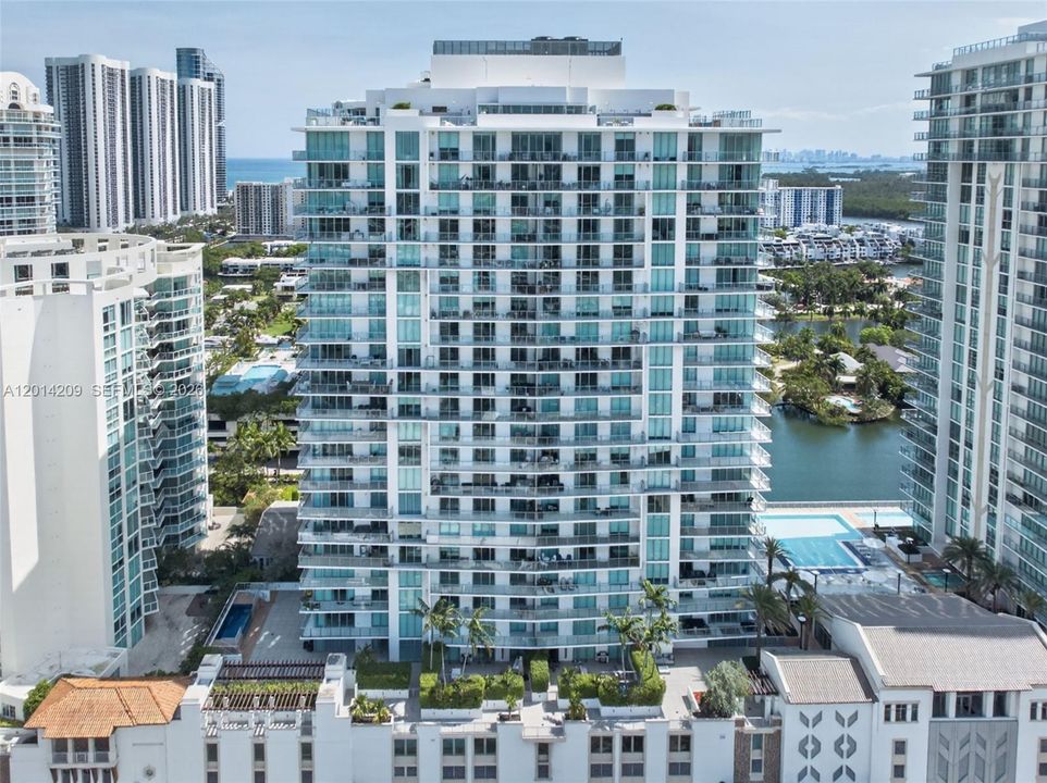 For Sale: $1,889,000 (3 beds, 3 baths, 1892 Square Feet)