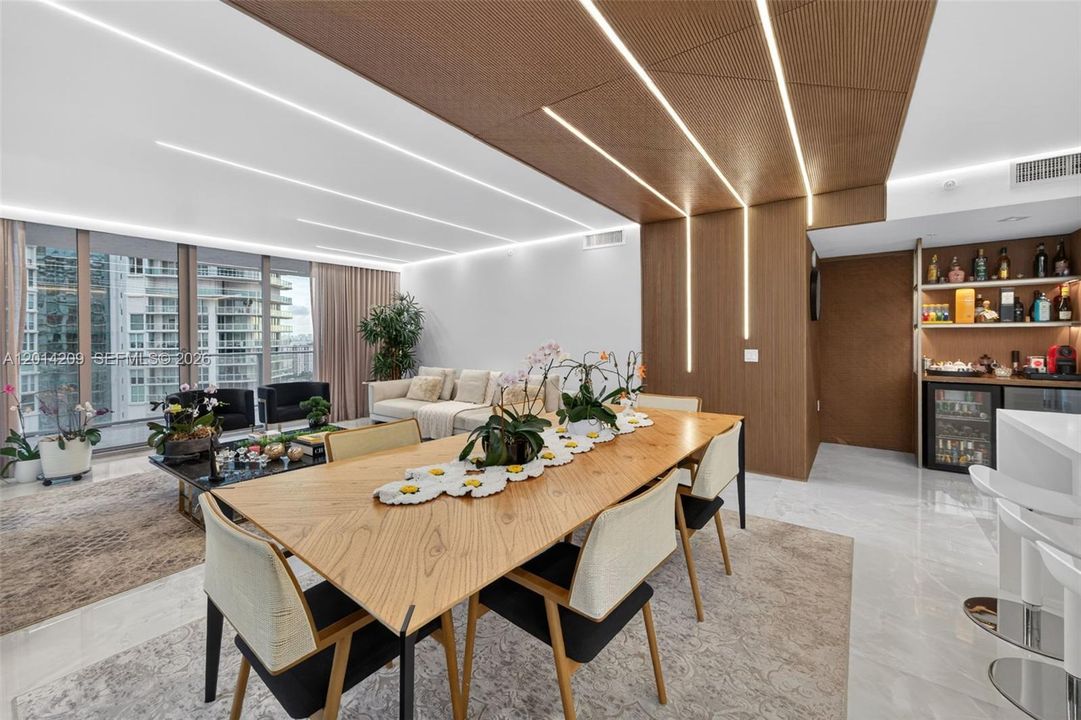 For Sale: $1,889,000 (3 beds, 3 baths, 1892 Square Feet)