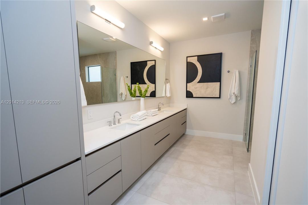 For Sale: $1,645,000 (4 beds, 4 baths, 2909 Square Feet)