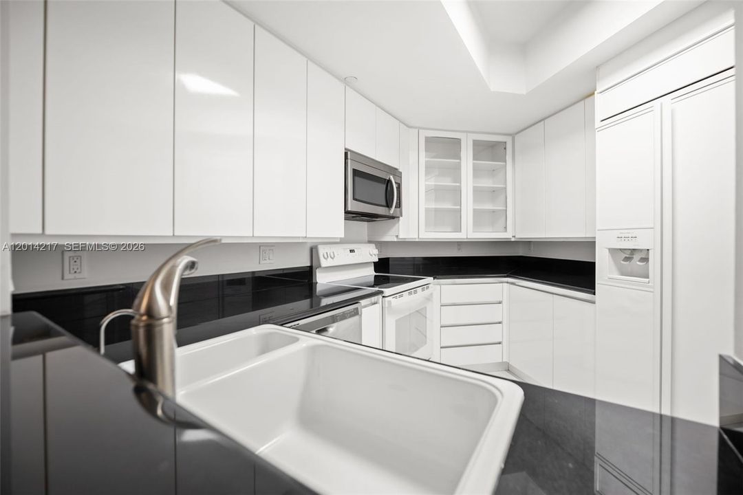 На продажу: $369,000 (1 спален, 1 ванн, 800 Квадратных фут)