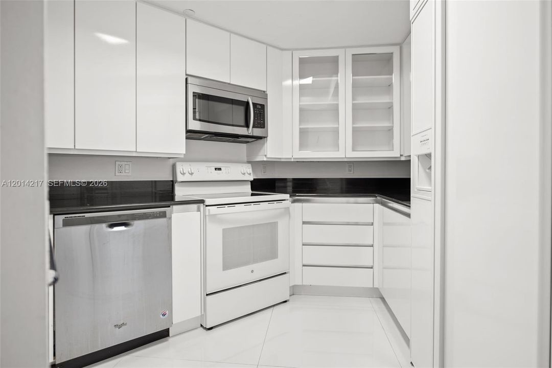 На продажу: $369,000 (1 спален, 1 ванн, 800 Квадратных фут)