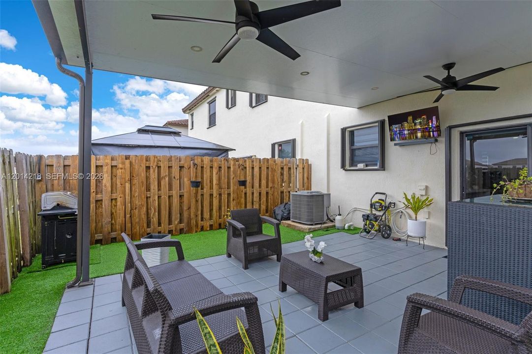 En Venta: $455,000 (3 camas, 2 baños, 1441 Pies cuadrados)