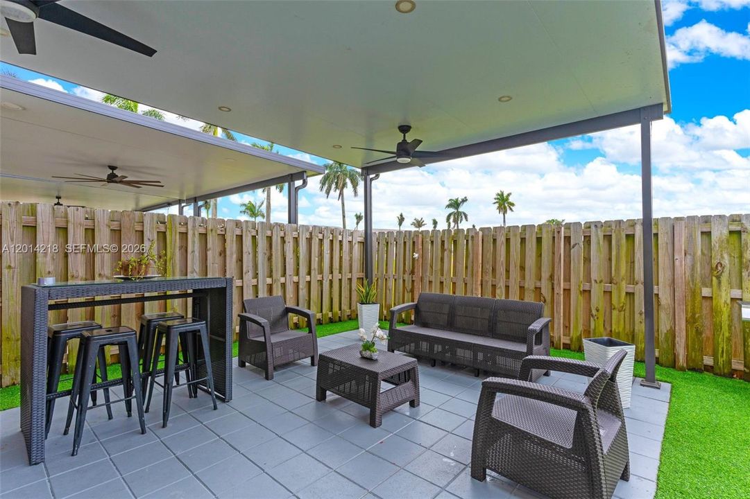 En Venta: $455,000 (3 camas, 2 baños, 1441 Pies cuadrados)