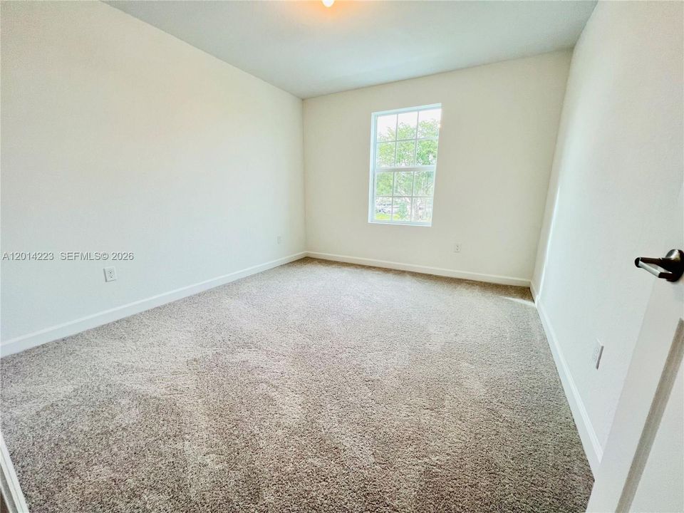 For Rent: $3,000 (3 beds, 2 baths, 1690 Square Feet)