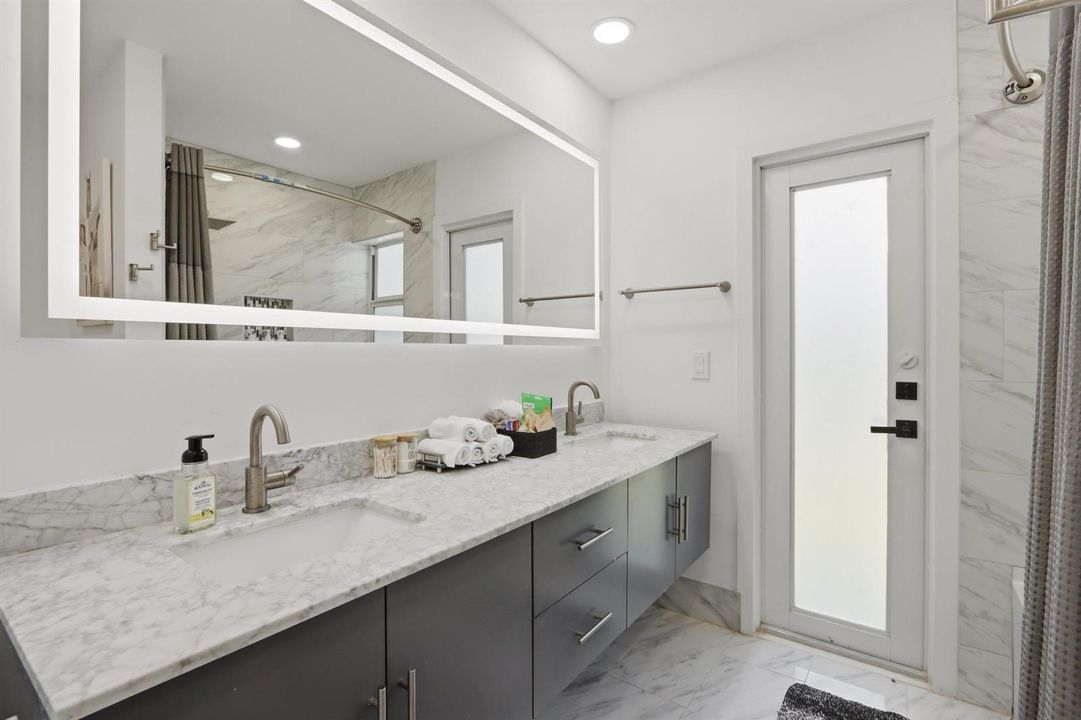 040-063-Bathroom-4200x2800