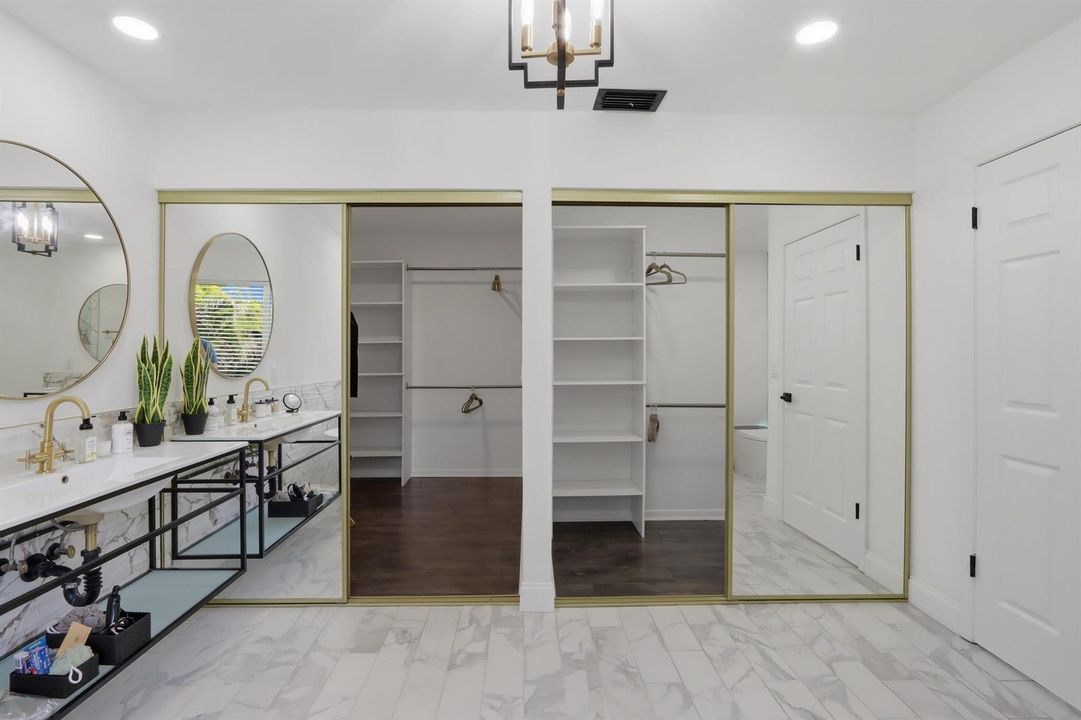 034-071-Primary Bath-4200x2800