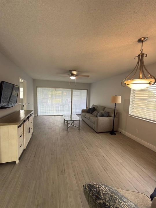 Active With Contract: $124,900 (2 beds, 2 baths, 0 Square Feet)