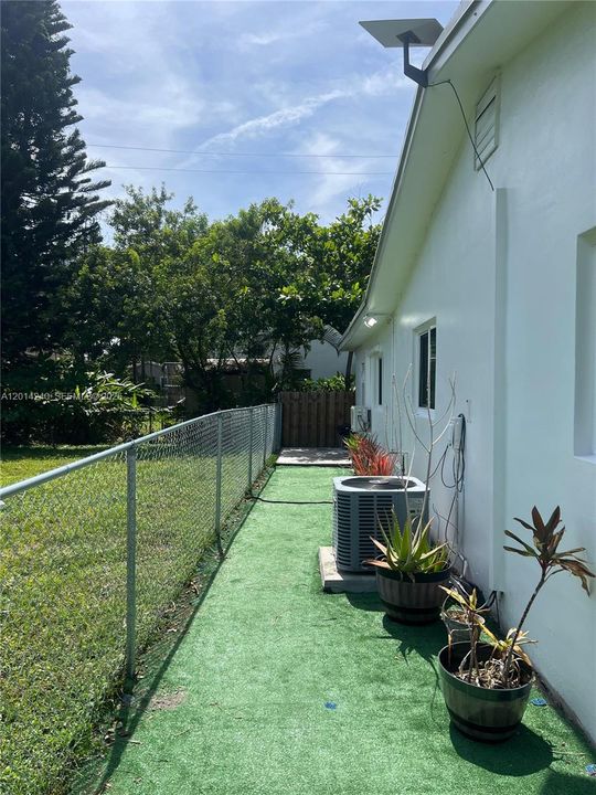 Active With Contract: $1,800 (1 beds, 1 baths, 0 Square Feet)