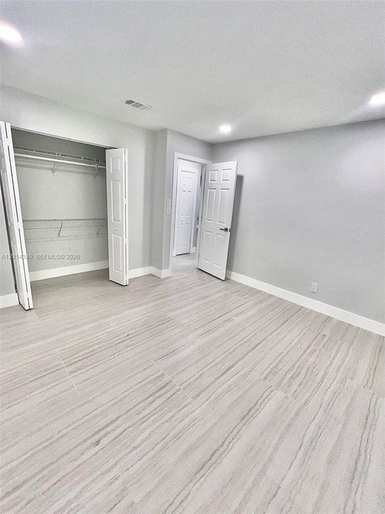 Active With Contract: $1,800 (1 beds, 1 baths, 0 Square Feet)