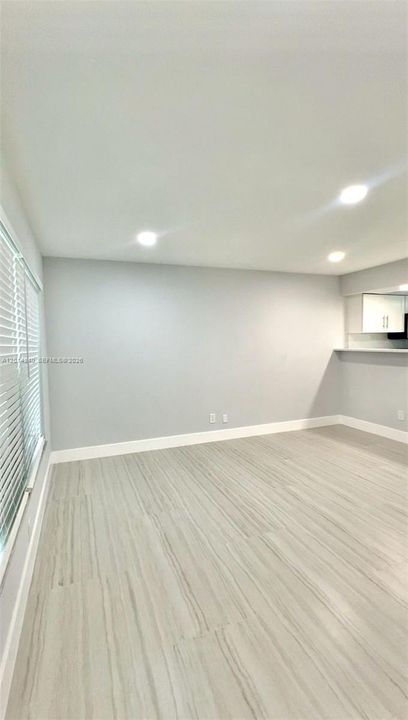 Active With Contract: $1,800 (1 beds, 1 baths, 0 Square Feet)
