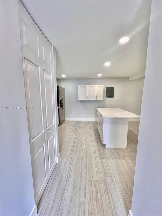 Active With Contract: $1,800 (1 beds, 1 baths, 0 Square Feet)