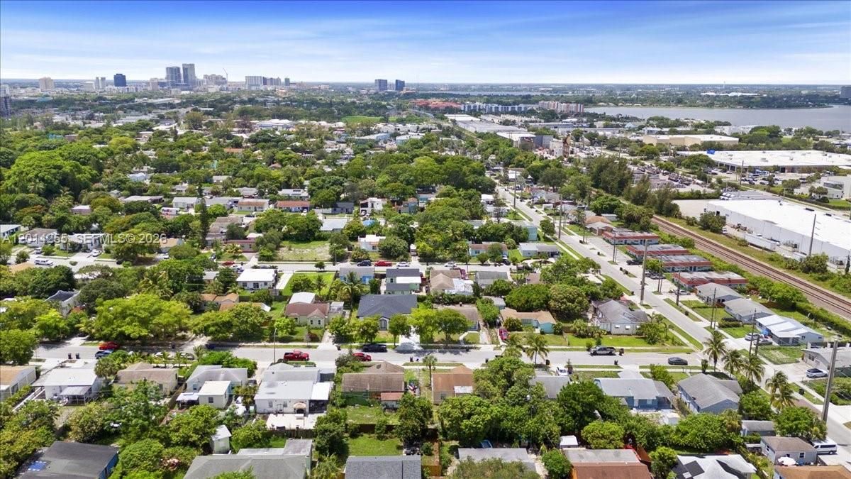 В аренду: $4,120 (4 спален, 2 ванн, 0 Квадратных фут)